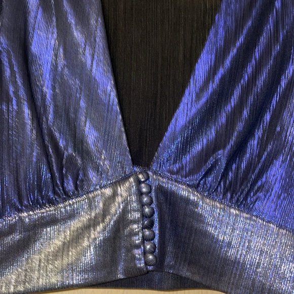 Shinny CropTop - Picture 9 of 9